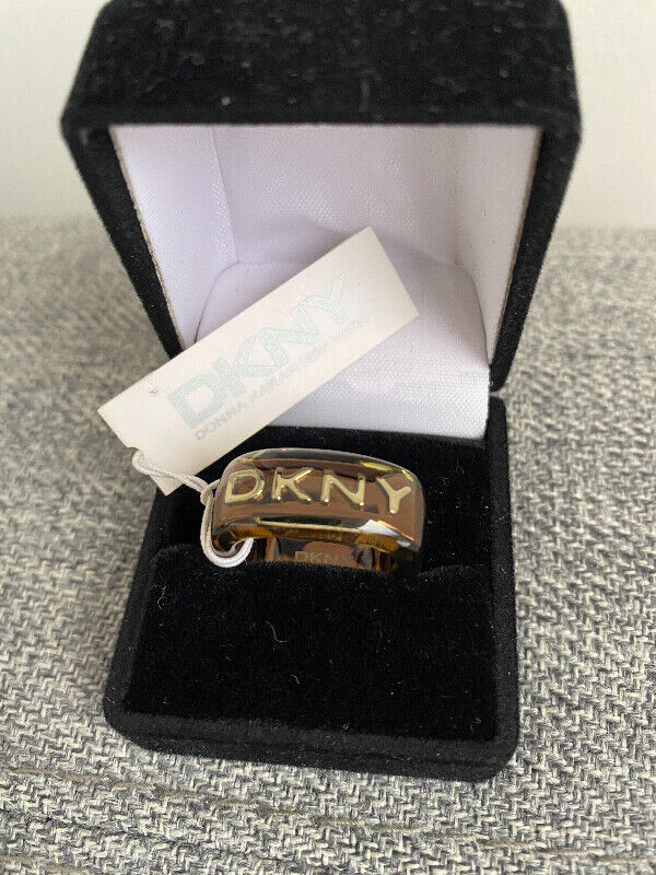 DKNY Ring, Size 6 (Small) in Jewellery & Watches in City of Toronto - Image 2