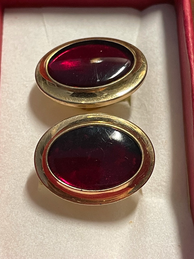 Vintage "Correct Quality" Gold Tone Cufflinks with Garnet Stone in Jewellery & Watches in Stratford - Image 2