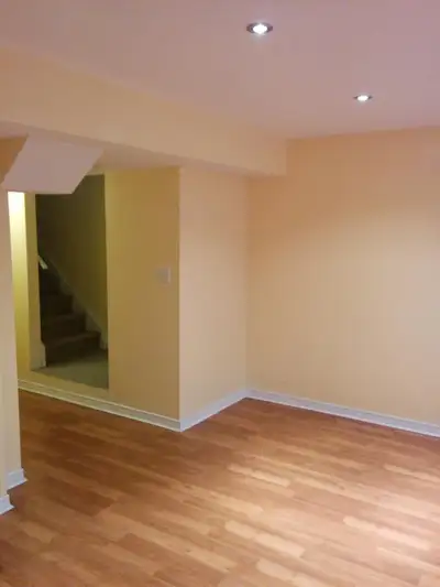 Private Basement Room + Private Washroom for Rent - Vegetarian Home (Scarborough) Looking for a clea...