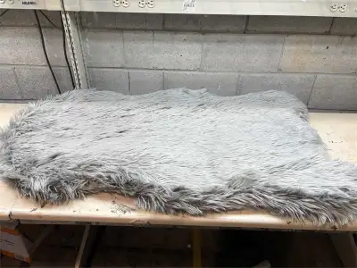 Brand new but missing original packaging. For large dogs.127cm x 76cm. Memory foam insert and the ou...