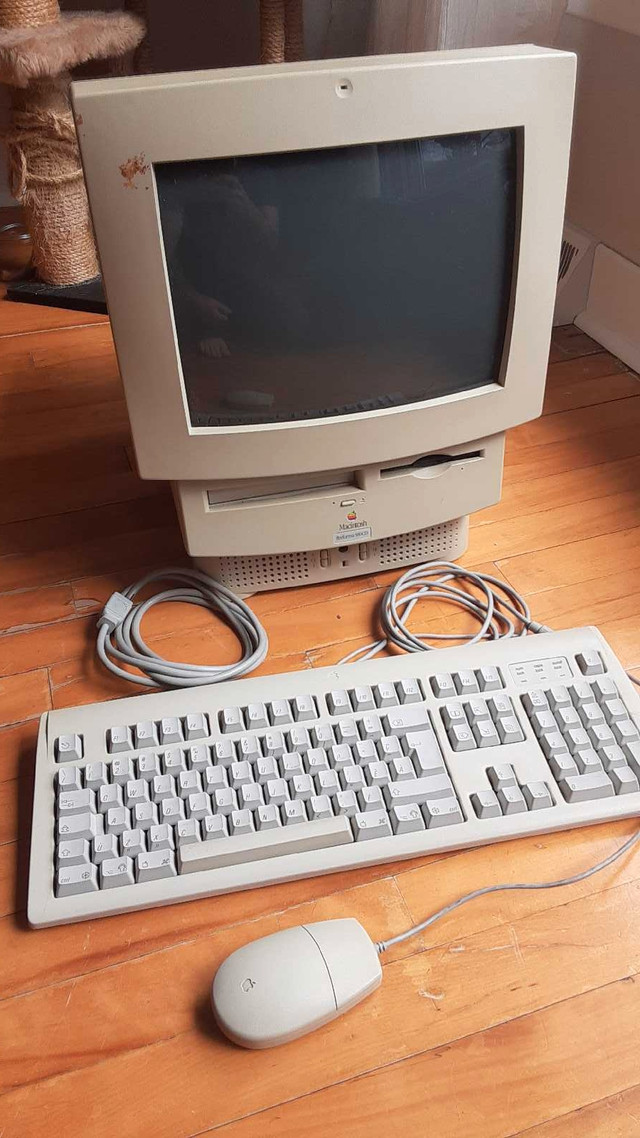 Vintage apple Macintosh performa 580cd dans Ordinateurs de bureau  à Longueuil/Rive Sud