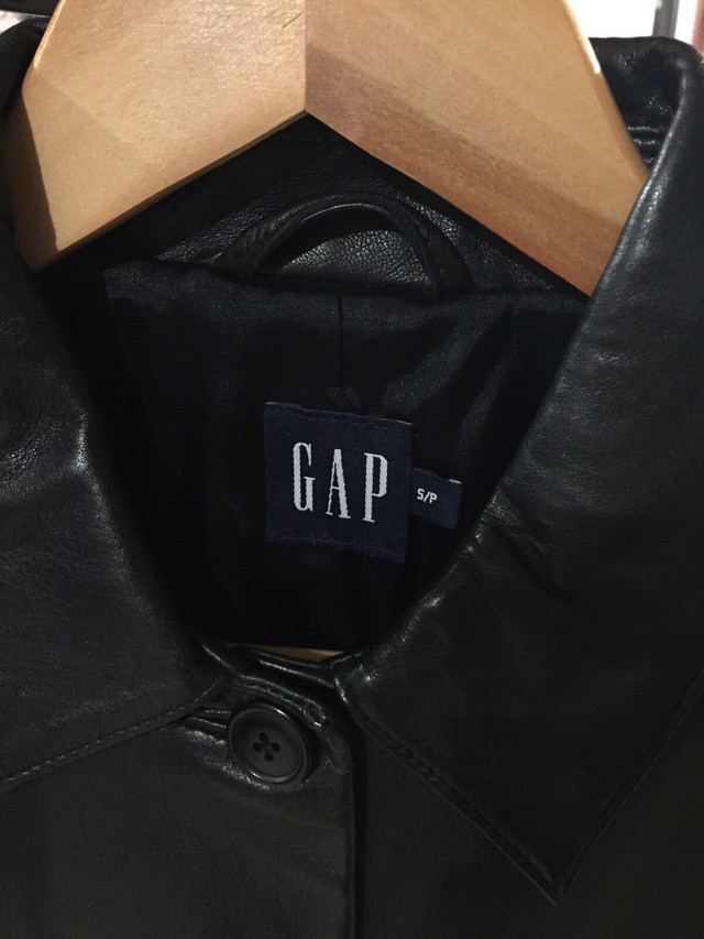 GAP leather jacket XS small in Women's - Tops & Outerwear in City of Toronto - Image 2