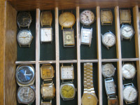 LARGE LOT OF VINTAGE WRISTWATCHES FOR PARTS OR REPAIR