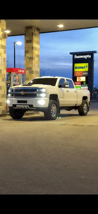 Selling my 2019 Chevy Silverado 2500HD LT, treated me good but I have no use for a diesel there’s no...