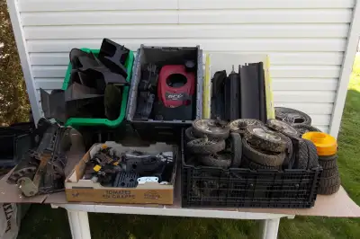 Pièces de tondeuses à gazon neuves et usagées à vendre, View more