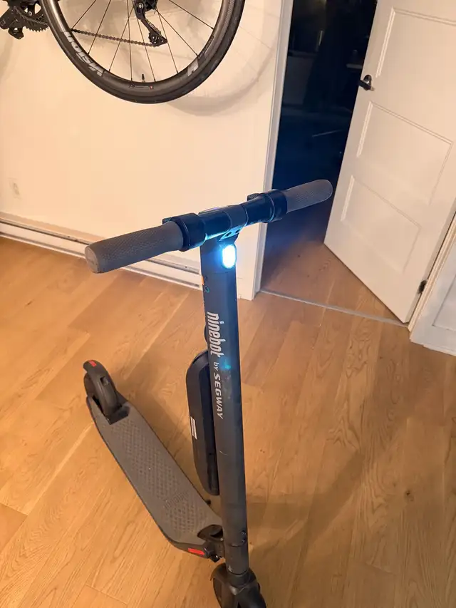 (open to negotiation)Ninebot electric scooter with external batt in Scooters & Pocket Bikes in City of Montréal - Image 6