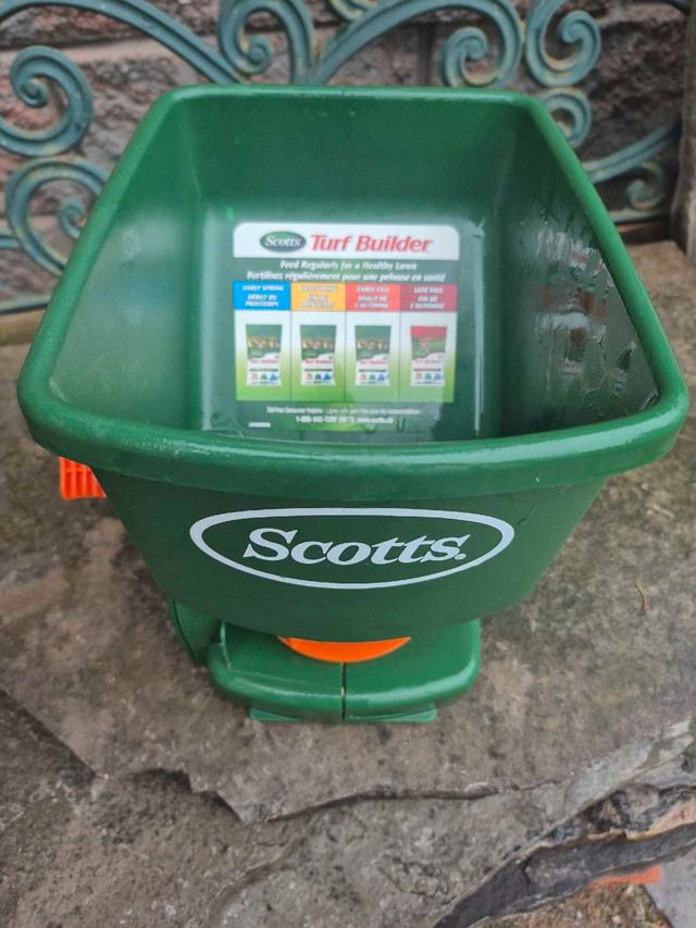 Scotts Turf Builder in Plants, Fertilizer & Soil in Barrie
