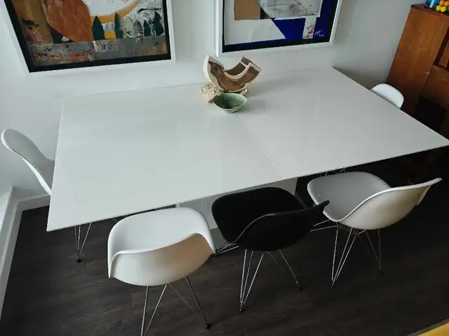 Large White High Gloss Dining Table in Dining Tables & Sets in City of Toronto - Image 5