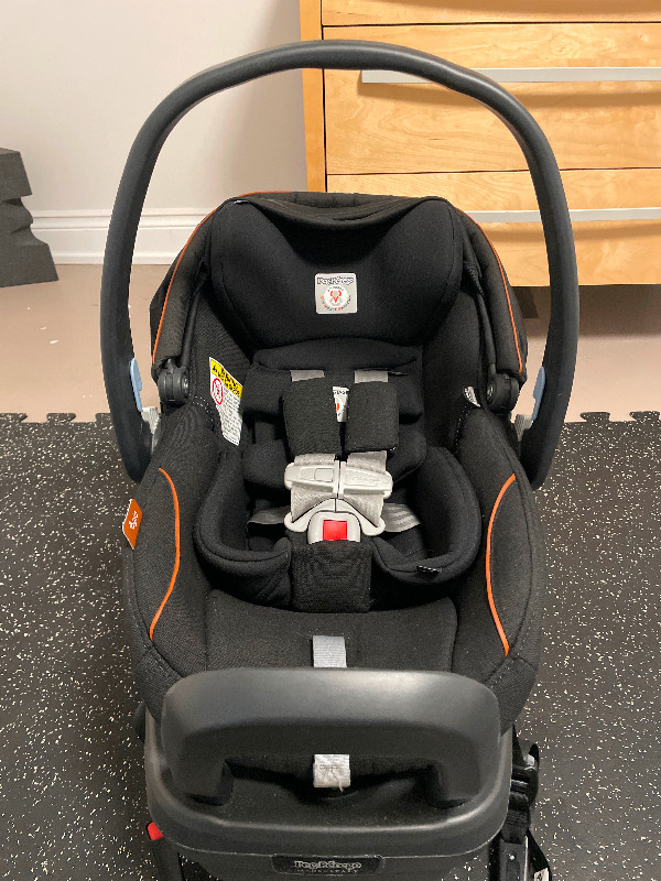 Used - Great Condition Infant Car Seat in Strollers, Carriers & Car Seats in Markham / York Region
