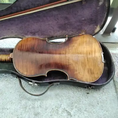 SELLING A VERY RARE TO FIND HIGH END PROOFFESIONAL VIOLIN THE LAST SALE A SIMULAR VIOLIN WAS SOLD AT...