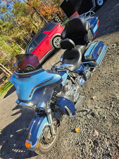 Very rare 2011 Harley-Davidson Electra Glide Shrine Only 32,000 original kilometers. No accidents, S...