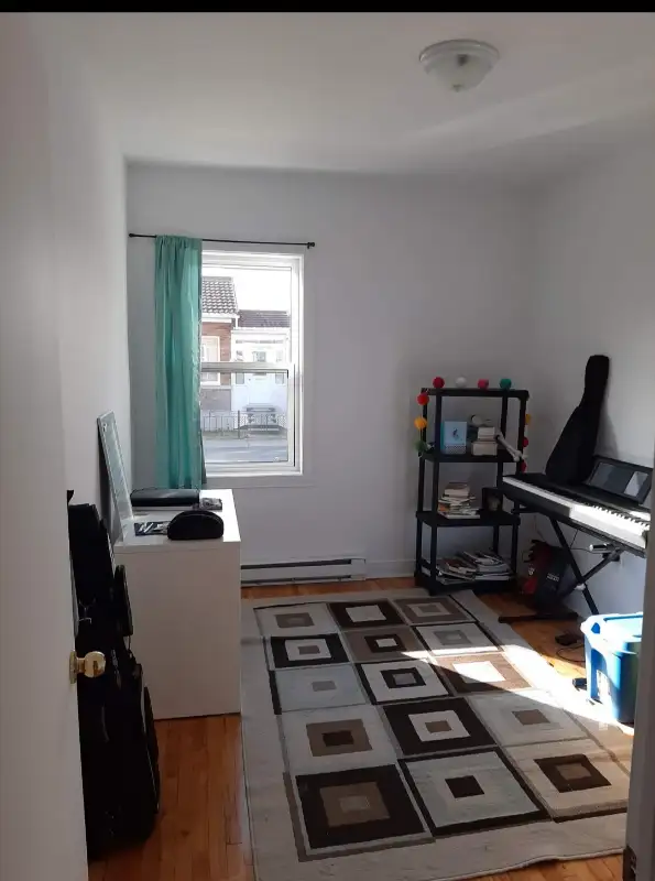 4 1/2 - 1er étage - près du  CEGEP et commodités -  850$ in Long Term Rentals in Shawinigan - Image 5