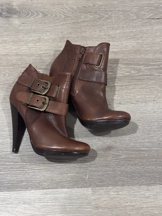ALDO Womens size 36 Genuine Leather Booties EUC