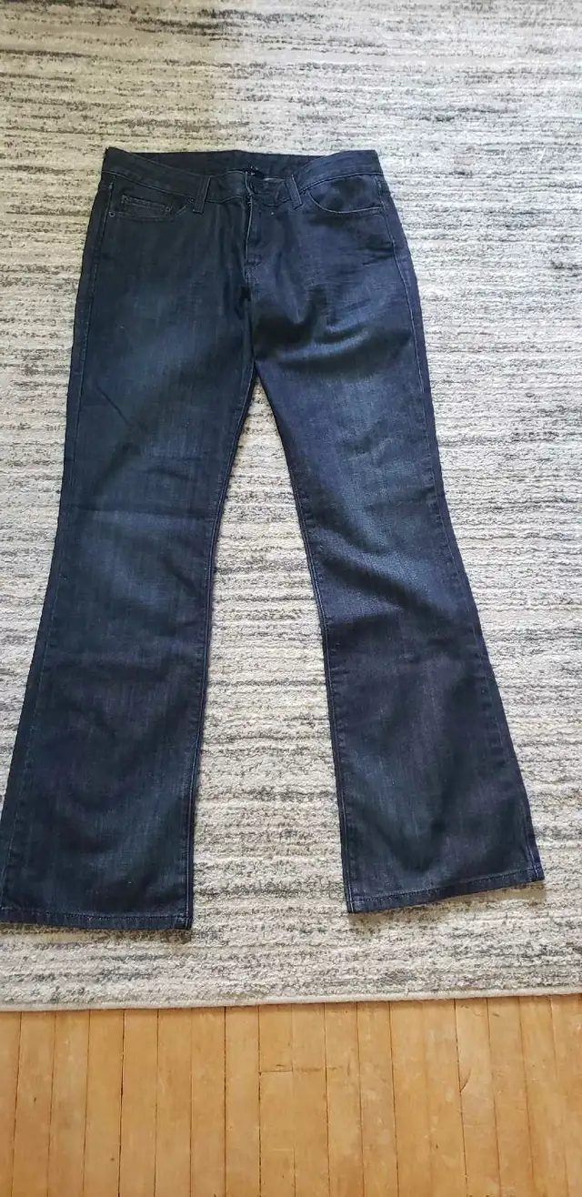 Women's Levi Jeans