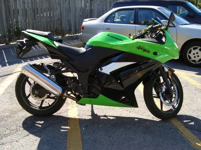 2009 Kawasaki Ninja 250R in Sport Bikes in City of Toronto - Image 7