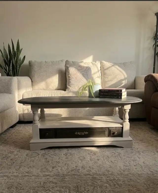 Huppé Solid Wood Coffee Table - Professionally Refurbished  in Coffee Tables in Ottawa - Image 3