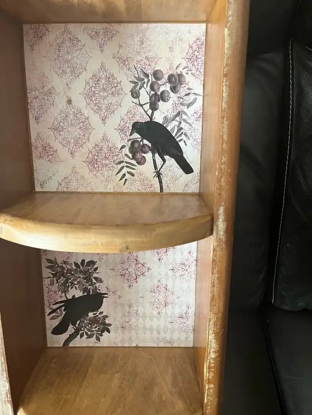 Display shelf in Home Décor & Accents in Ottawa - Image 4