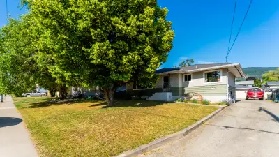 3005 15 St, Vernon, BC PropertyGuys Sign # 93607 FOR FULL DETAILS: please visit site and enter sign...