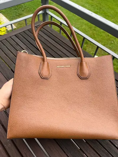 sac à main Michael Kors en cuir, View more