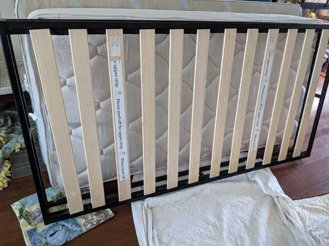 Zinus Joseph 6 inch Low Profile Metal Platform Bed Frame in Beds & Mattresses in Mississauga / Peel Region - Image 2