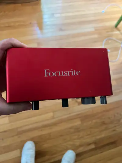 Focusrite Scarlett 2i2, View more