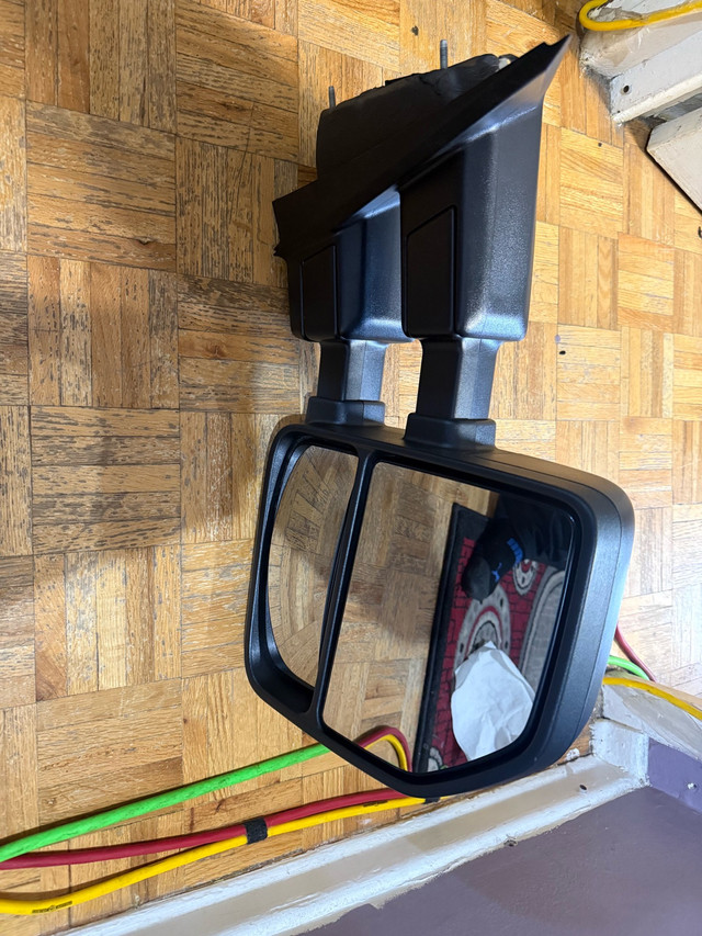 ford mirror 250-350-450-550  in Auto Body Parts in City of Toronto