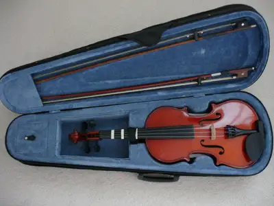 The ideal entry-level violin in excellent condition. Great for the students. It is 4/4 full size vio...
