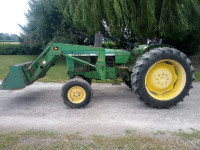 1830 John Deere tractor with 520 loader 