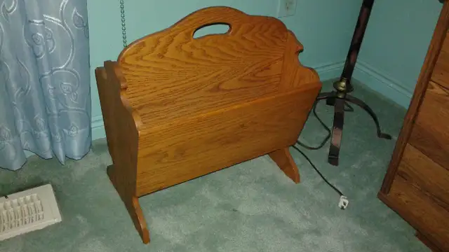 SOLID OAK 2-SECTION CHAIR-SIDE STORAGE BIN with carry handle in Bookcases & Shelving Units in Oshawa / Durham Region - Image 4