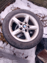 BMW Série 3 mag avec pneus d'été 205/55R16
