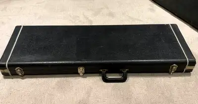 Strat/Tele/Etc. Hardshell Guitar Case, Very Good Condition, View more