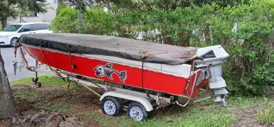 Bâteau ( plancher neuf en bois traité) remorque 4 pneus neufs avec freins électrique, volant neuf !...