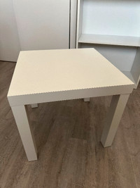 Petite table - Coffee table