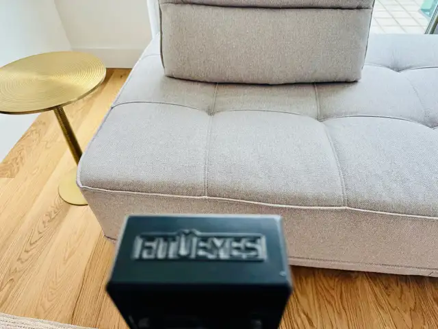 Universal TV stand in Video & TV Accessories in City of Toronto - Image 3