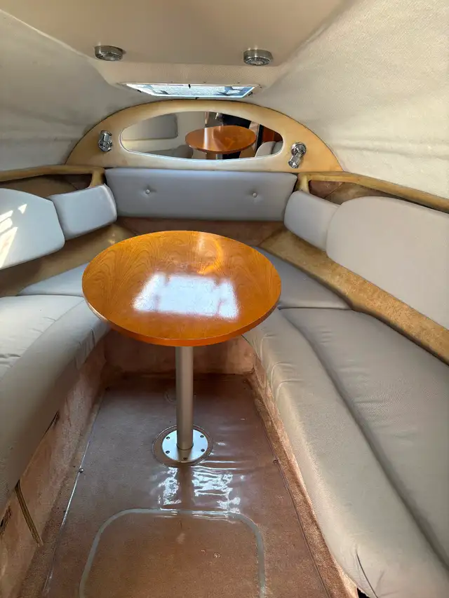 Regal Commodore 2465 – Trailer, Slip & Survey Included – in Powerboats & Motorboats in Saint John - Image 11