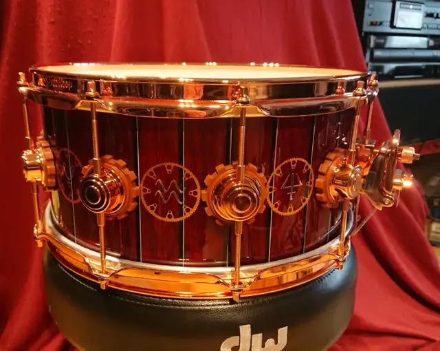 NEIL PEART DW COLLECTOR'S SERIES SNARE DRUM in Drums & Percussion in Windsor Region - Image 2