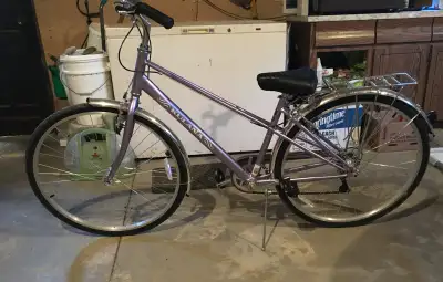 Only used a couple of times. Excellent condition.