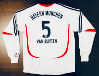 2006-2007 Bayern Munich Super Rare Away Jersey – Van Buyten - M