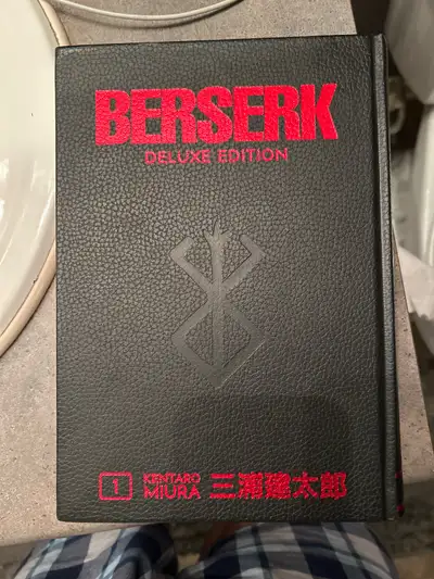 Berserk Deluxe edition Volume 1, View more