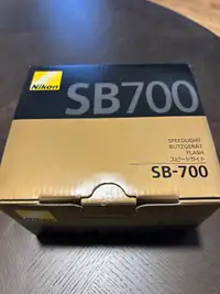 Like new Nikon SB-700 flash Retail $500