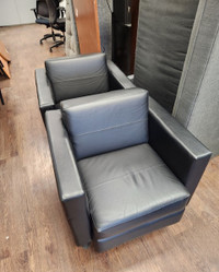 Chairs/Leather single seat lounge chairs/Excellent condi/220$