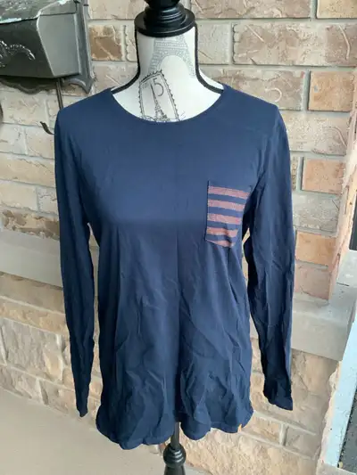 INDIGO Men’s Long Sleeve Navy Basic Pocket Shirt Top Size Large In excellent condition No holes or r...