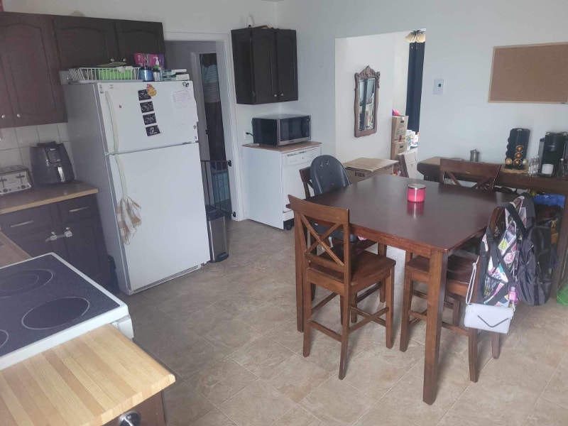 Hull Very Central Bright & Spacious Fully Renovated Long Term