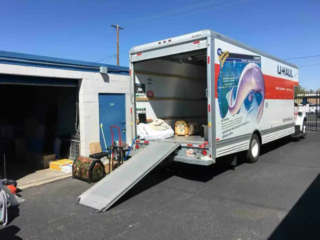 Moving service479100315087022081