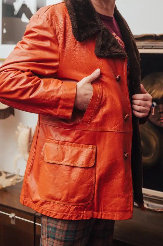 70's Vintage William Barry leather Coat - Shearling Lined in Men's in City of Toronto - Image 8