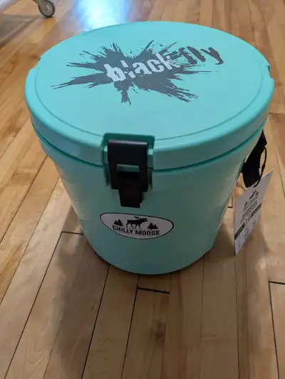 Chilly Moose cooler NEW, View more