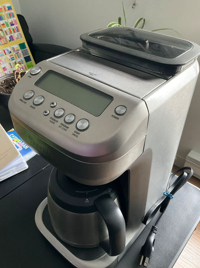 CAFETIÈRE BREVILLE Modèle BDC600XL.  12 tasses ., View more