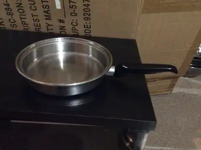 Poêle en stainless bon état, View more