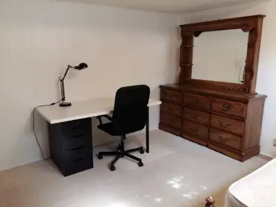 Room For Rent Room available from June 1,2026 Carleton U 15 mins by bus Ottawa U 25 mins by bus clos...