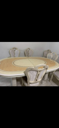 Dinning table with 6 chairs 